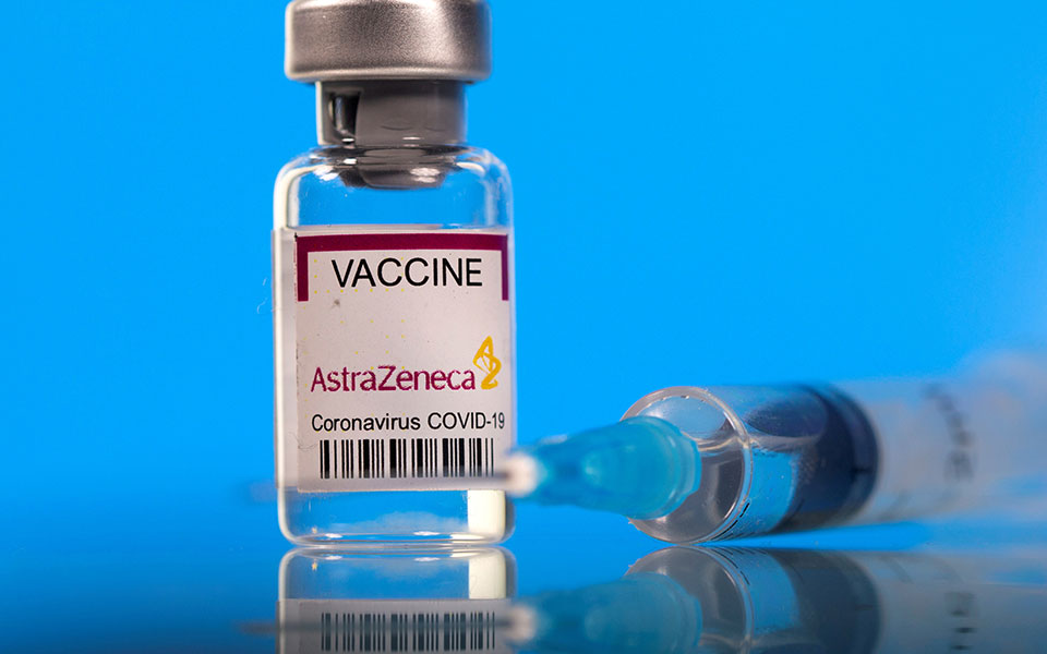 ΕΟΦ για εμβόλιο AstraZeneca Πέντε περιστατικά θρομβώσεων
